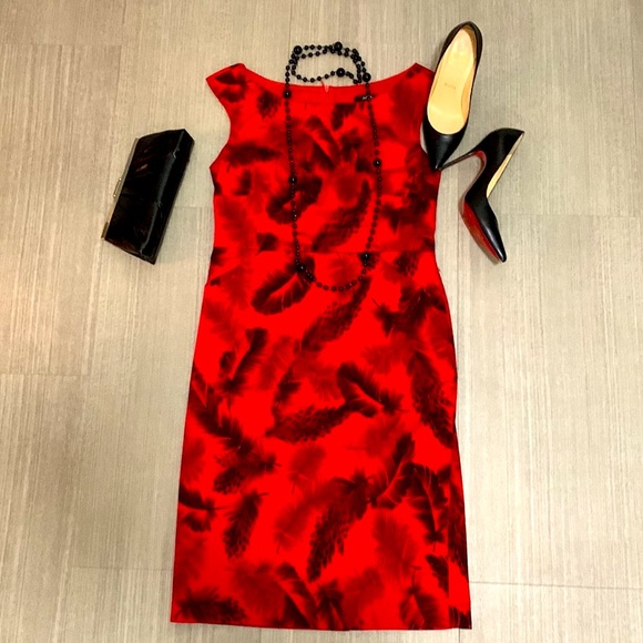 JACOB red dress with black feathers and pockets - Picture 7 of 11